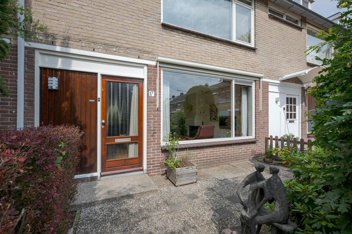 Tussenwoning te koop: Callenburghplantsoen 17, Voorschoten