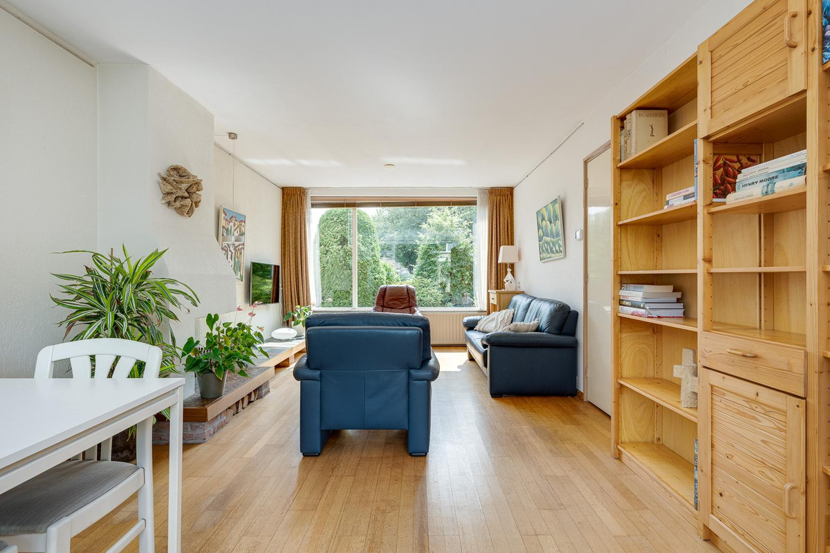 Tussenwoning te koop: Callenburghplantsoen 17, Voorschoten