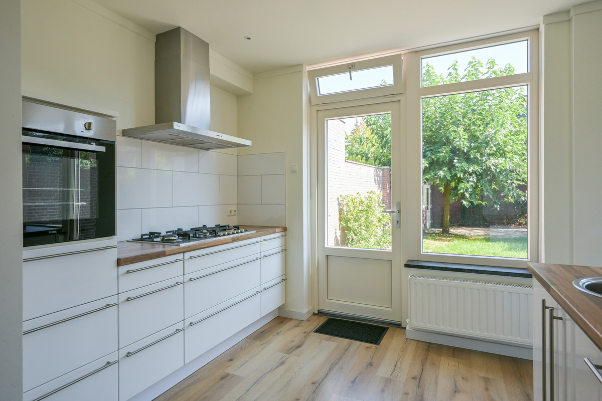 Tussenwoning te koop: Frans Erensstraat 13, Sittard