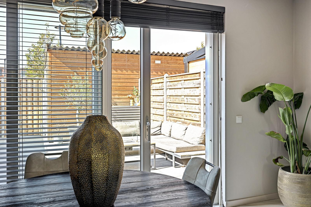 Tussenwoning te koop: Elementenweg 36, Spijkenisse