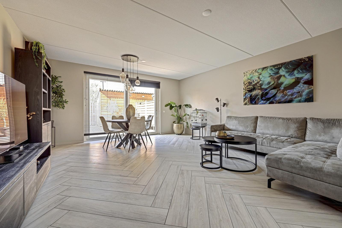 Tussenwoning te koop: Elementenweg 36, Spijkenisse