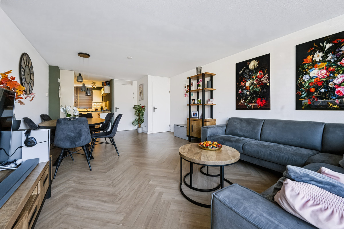 Tussenwoning te koop: Pieter Stastokweg 179, Hoogvliet Rotterdam
