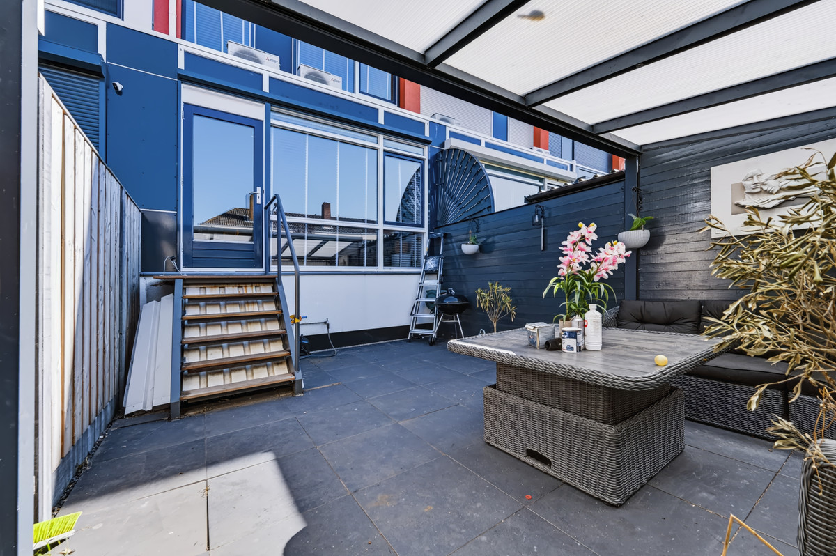 Tussenwoning te koop: Pieter Stastokweg 179, Hoogvliet Rotterdam