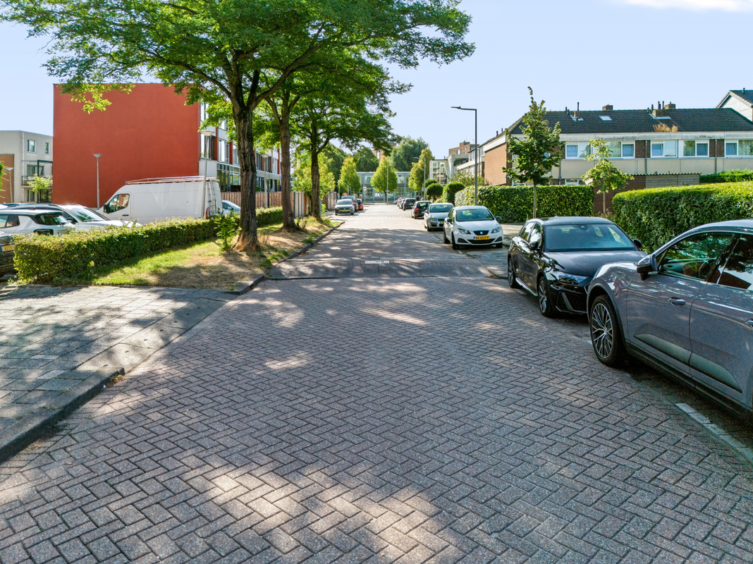 Tussenwoning te koop: Pieter Stastokweg 179, Hoogvliet Rotterdam