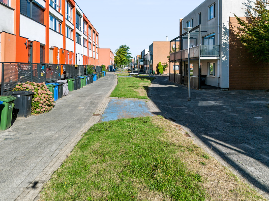Tussenwoning te koop: Pieter Stastokweg 179, Hoogvliet Rotterdam