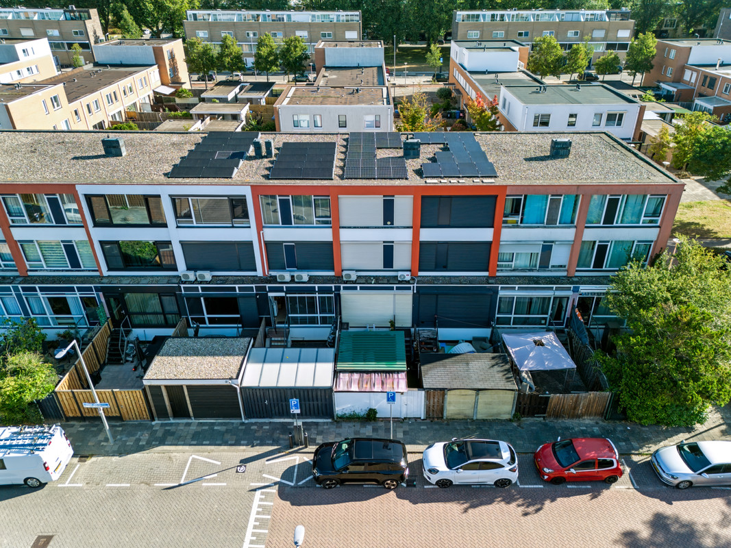 Tussenwoning te koop: Pieter Stastokweg 179, Hoogvliet Rotterdam
