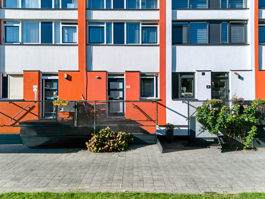 Tussenwoning te koop: Pieter Stastokweg 179, Hoogvliet Rotterdam