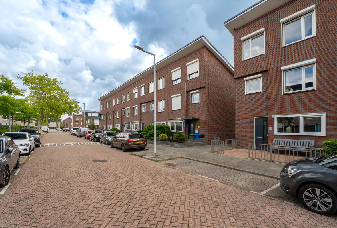Hoekwoning te koop: Viskorfstraat 70, Hoogvliet Rotterdam