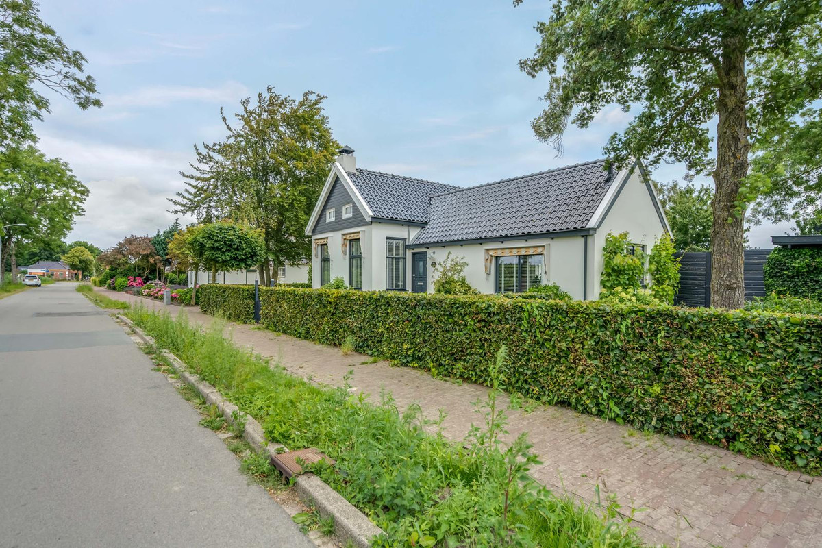 Vrijstaande woning te koop: Wirdumerweg 63, Wirdum