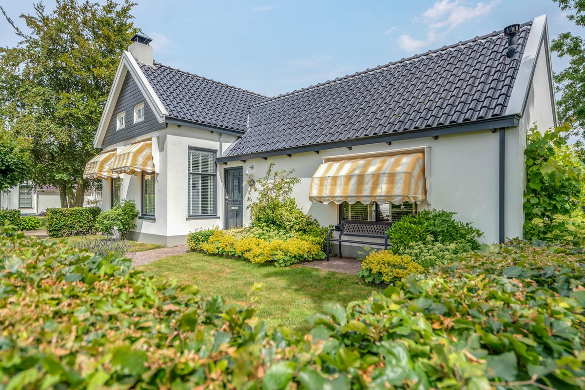Vrijstaande woning te koop: Wirdumerweg 63, Wirdum