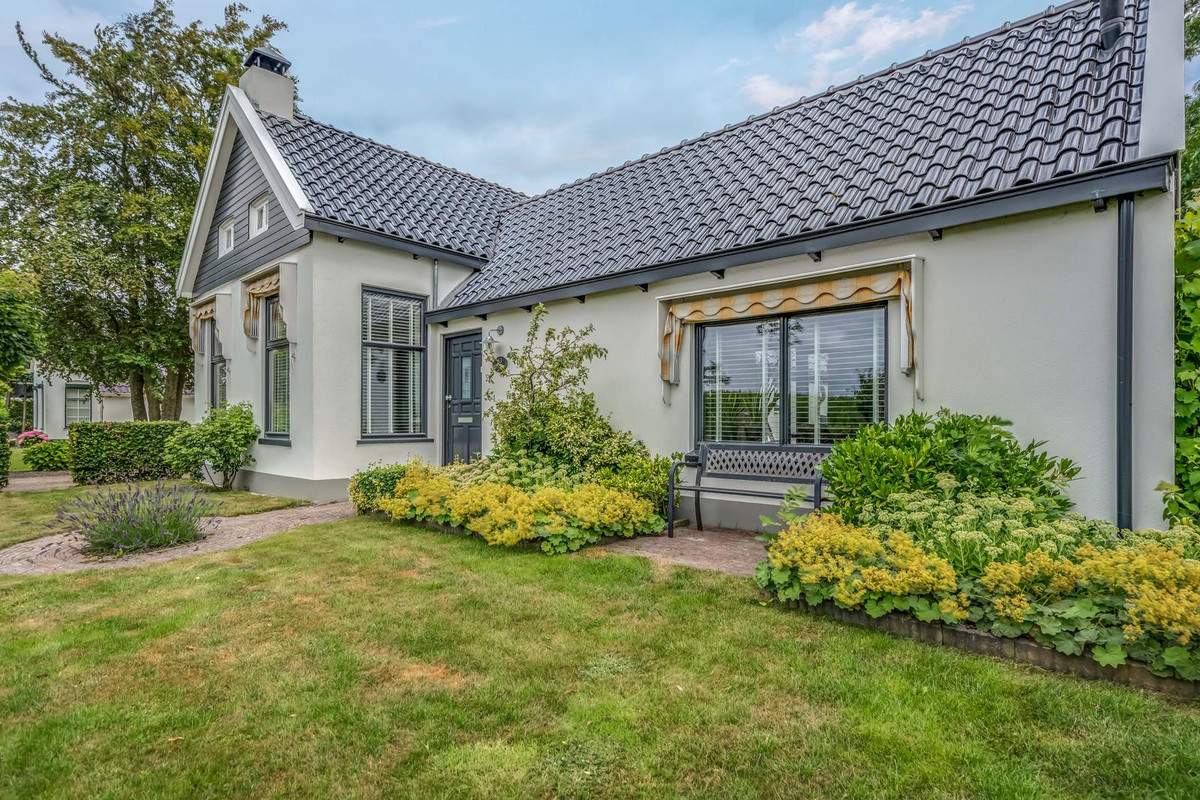 Vrijstaande woning te koop: Wirdumerweg 63, Wirdum