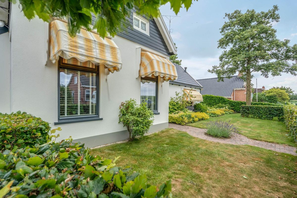 Vrijstaande woning te koop: Wirdumerweg 63, Wirdum