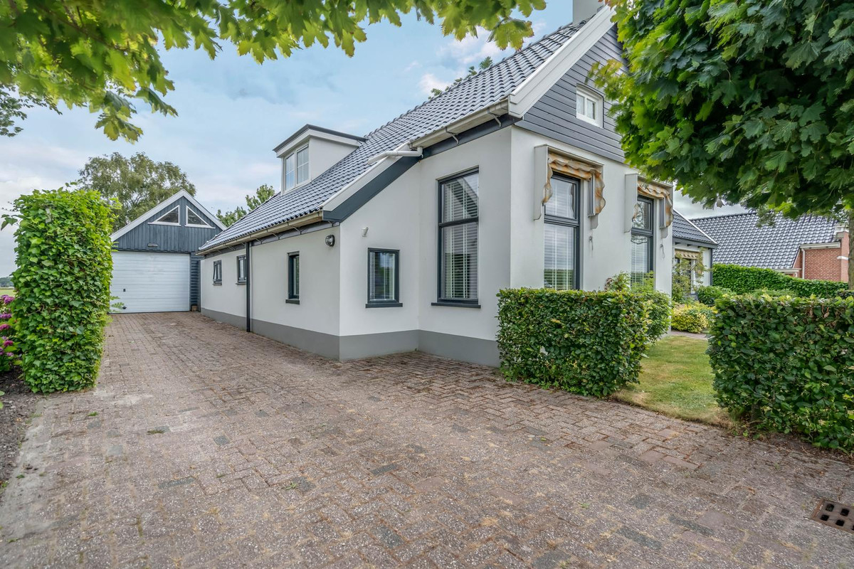 Vrijstaande woning te koop: Wirdumerweg 63, Wirdum
