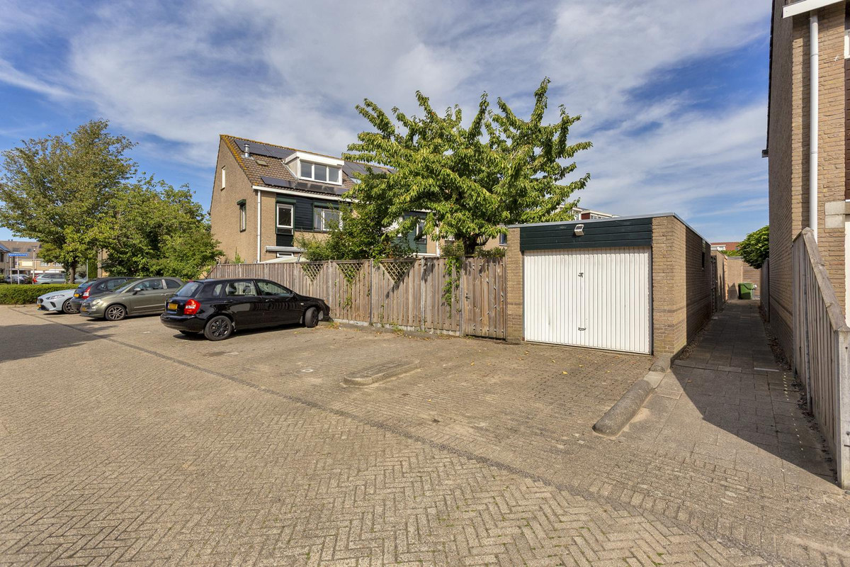 Hoekwoning te koop: Beetwortelweg 77, Oud-Beijerland