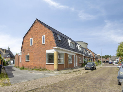 Middenweg 19
