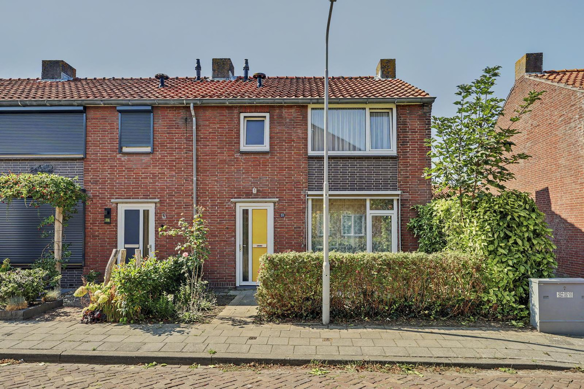 Hoekwoning te koop: Langeviele 33, Kruiningen