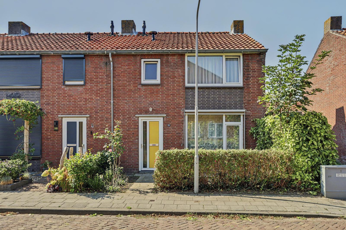 Hoekwoning te koop: Langeviele 33, Kruiningen