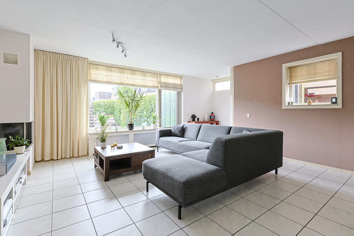 Hoekwoning te koop: Zuiderkeerkring 231, Alphen Aan Den Rijn