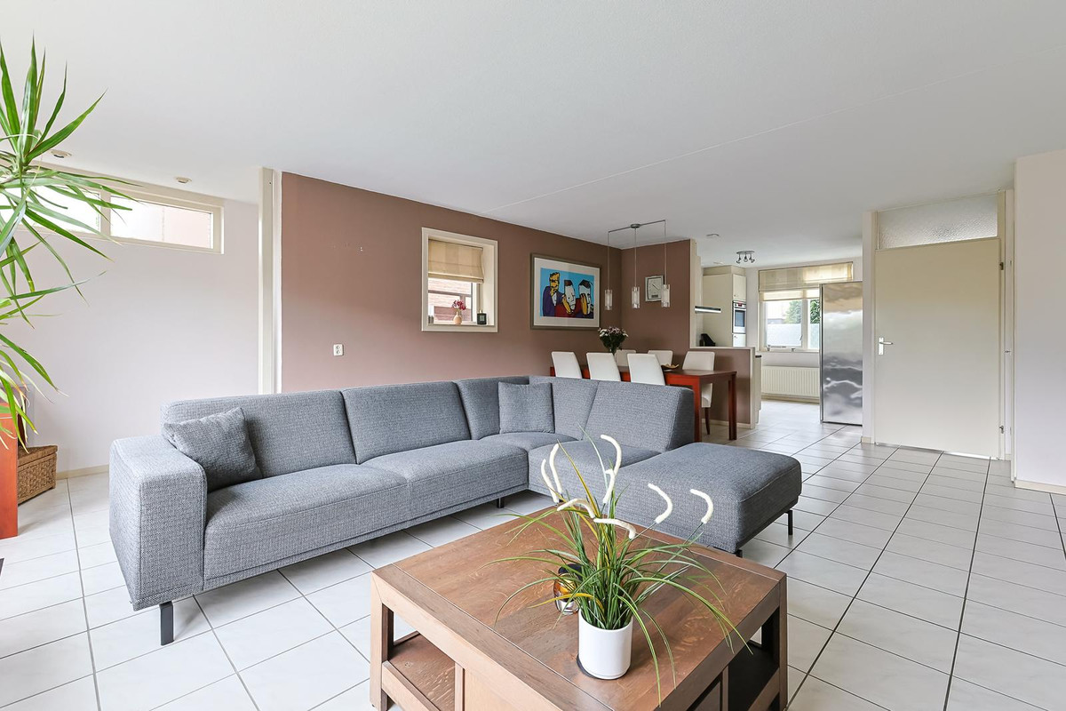 Hoekwoning te koop: Zuiderkeerkring 231, Alphen Aan Den Rijn