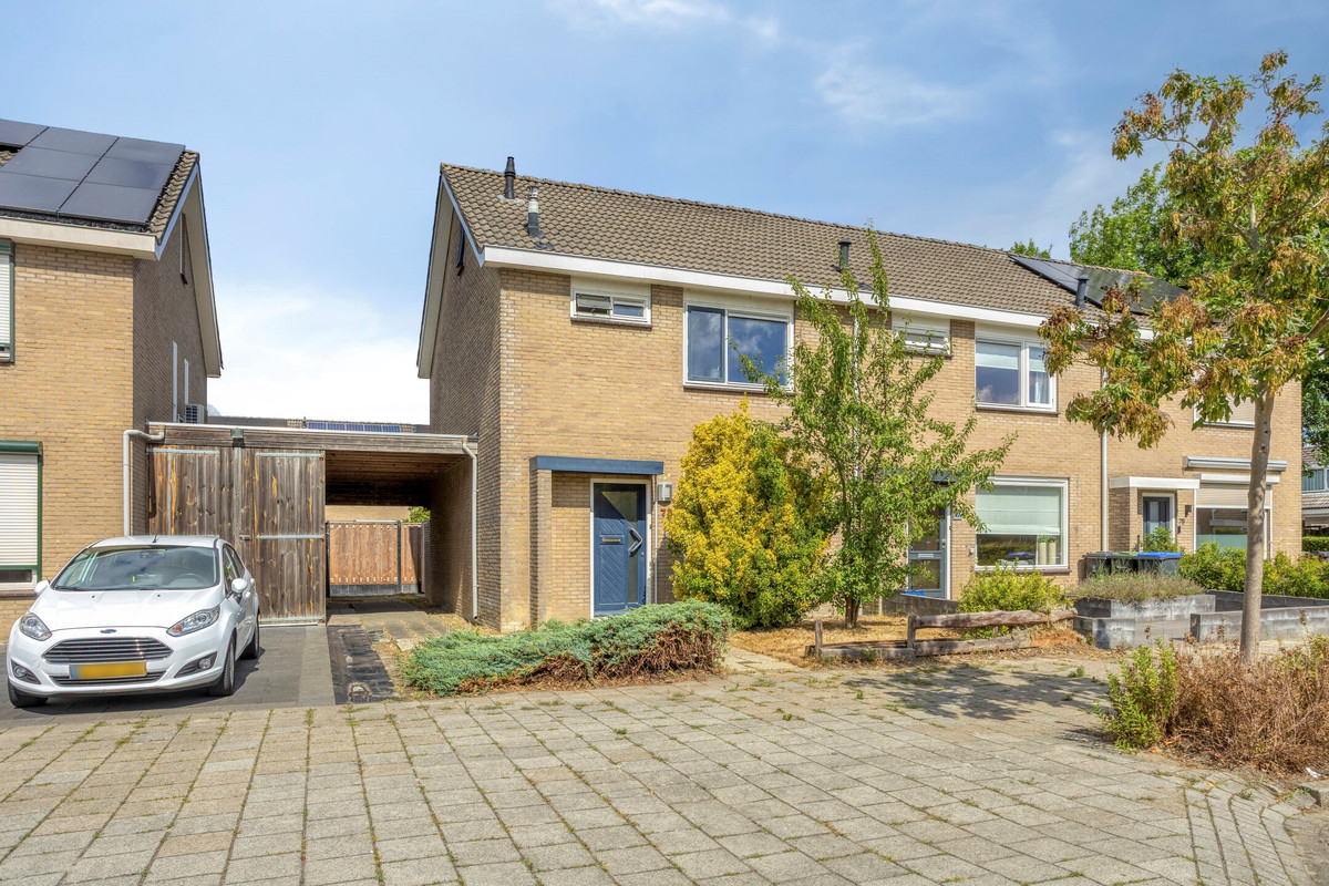 Hoekwoning te koop: Roofvogelstraat 75, Heinkenszand