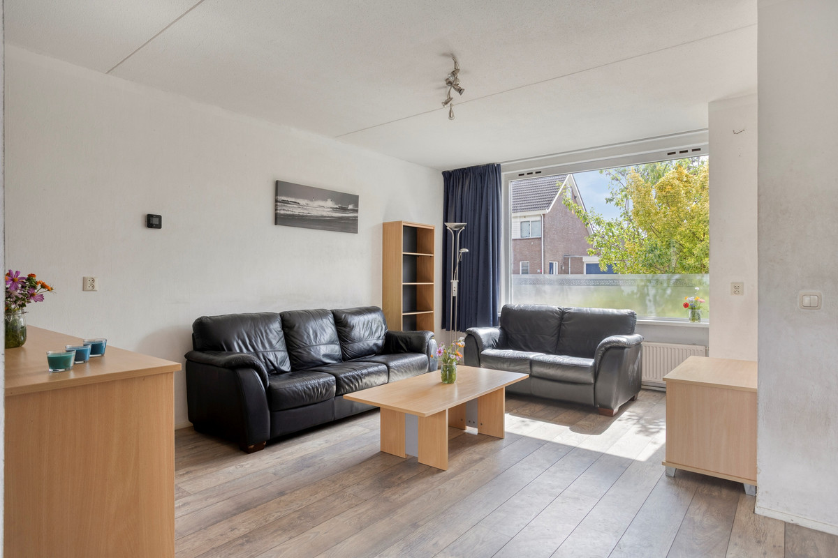 Hoekwoning te koop: Roofvogelstraat 75, Heinkenszand