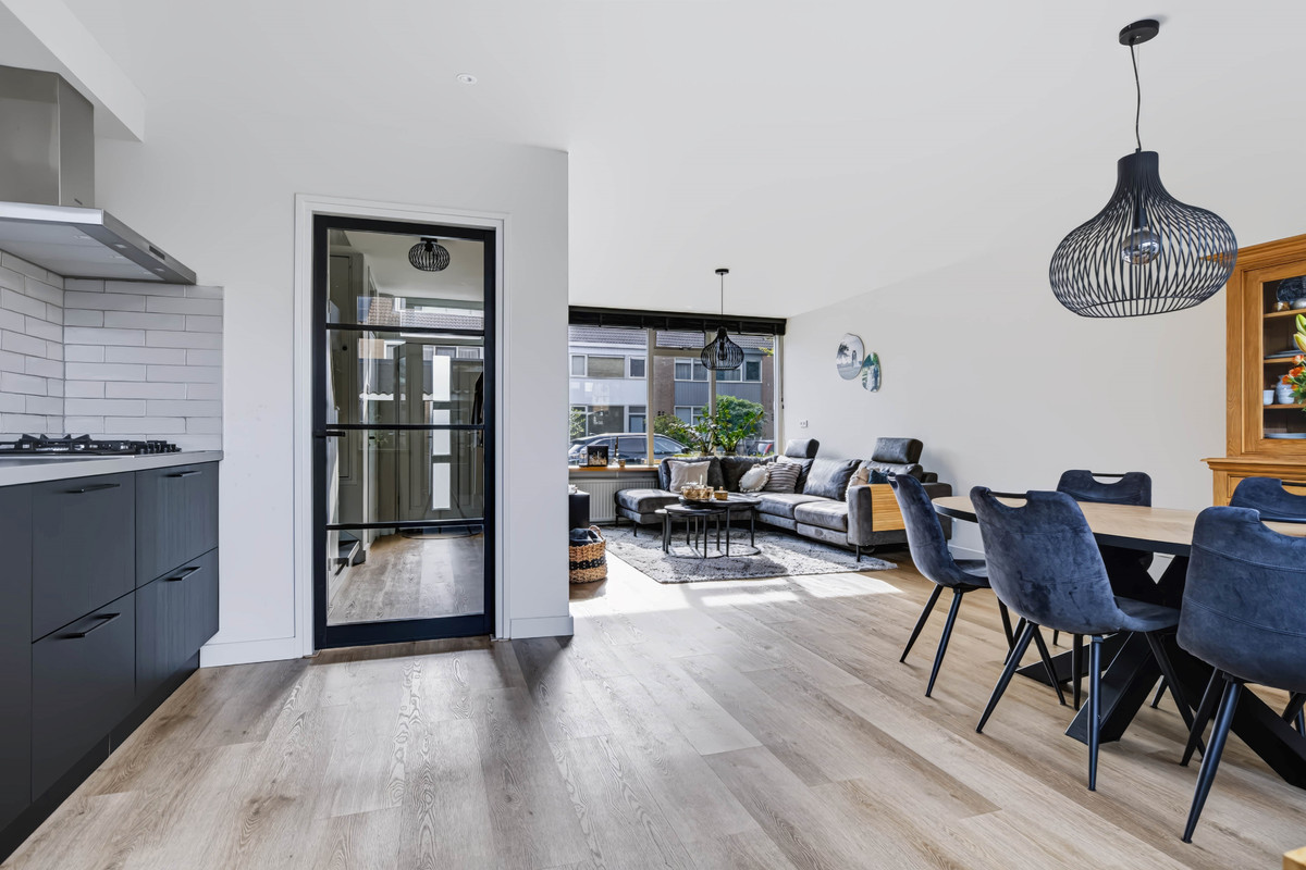 Tussenwoning te koop: Merelstraat 10, Vaassen