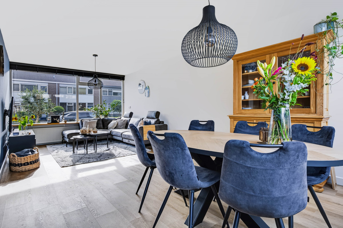 Tussenwoning te koop: Merelstraat 10, Vaassen