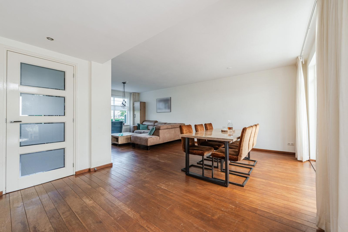 Tussenwoning te koop: Dr. Schaepmanlaan 7, Veghel