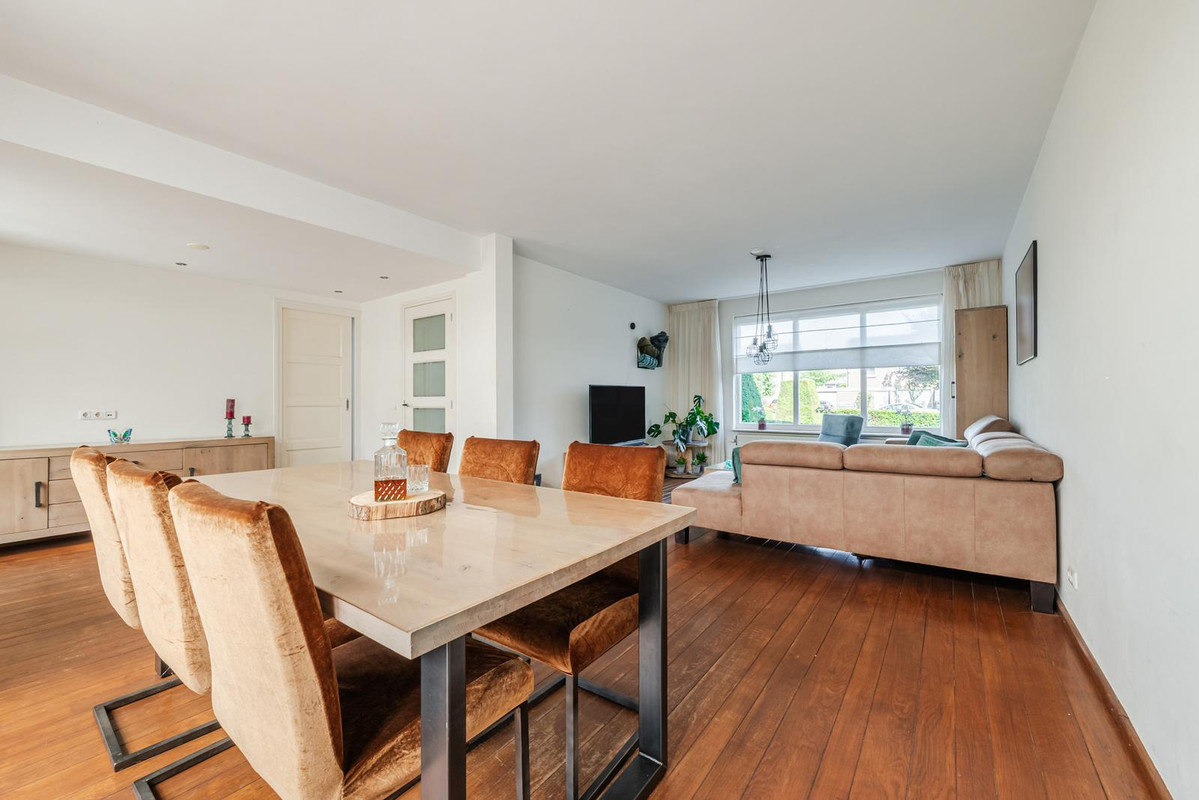 Tussenwoning te koop: Dr. Schaepmanlaan 7, Veghel