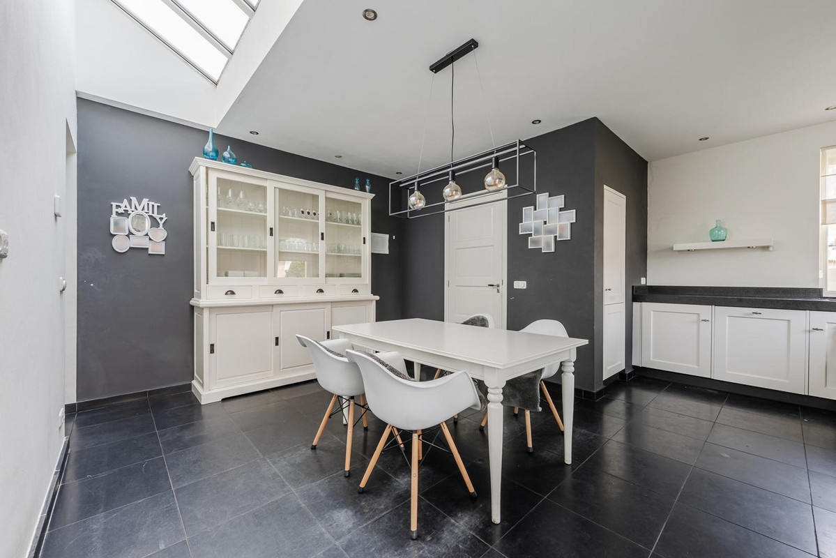 Tussenwoning te koop: Dr. Schaepmanlaan 7, Veghel