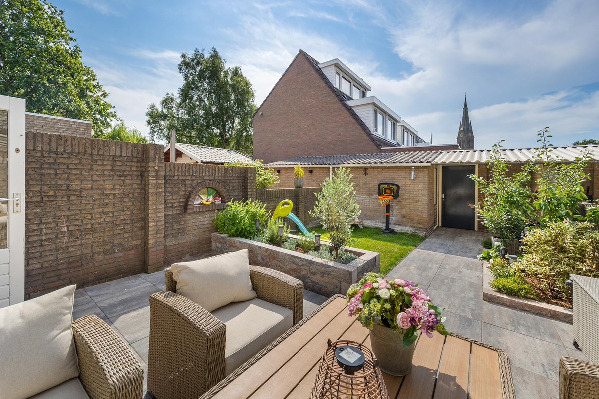 Tussenwoning te koop: De Backerstraat 11, Poeldijk