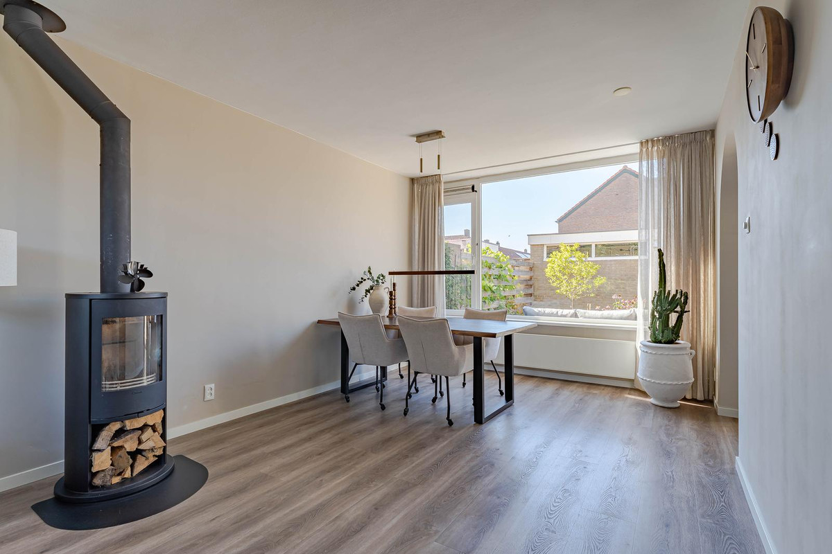 Tussenwoning te koop: Ferdinand Bolstraat 30, Hazerswoude-Dorp