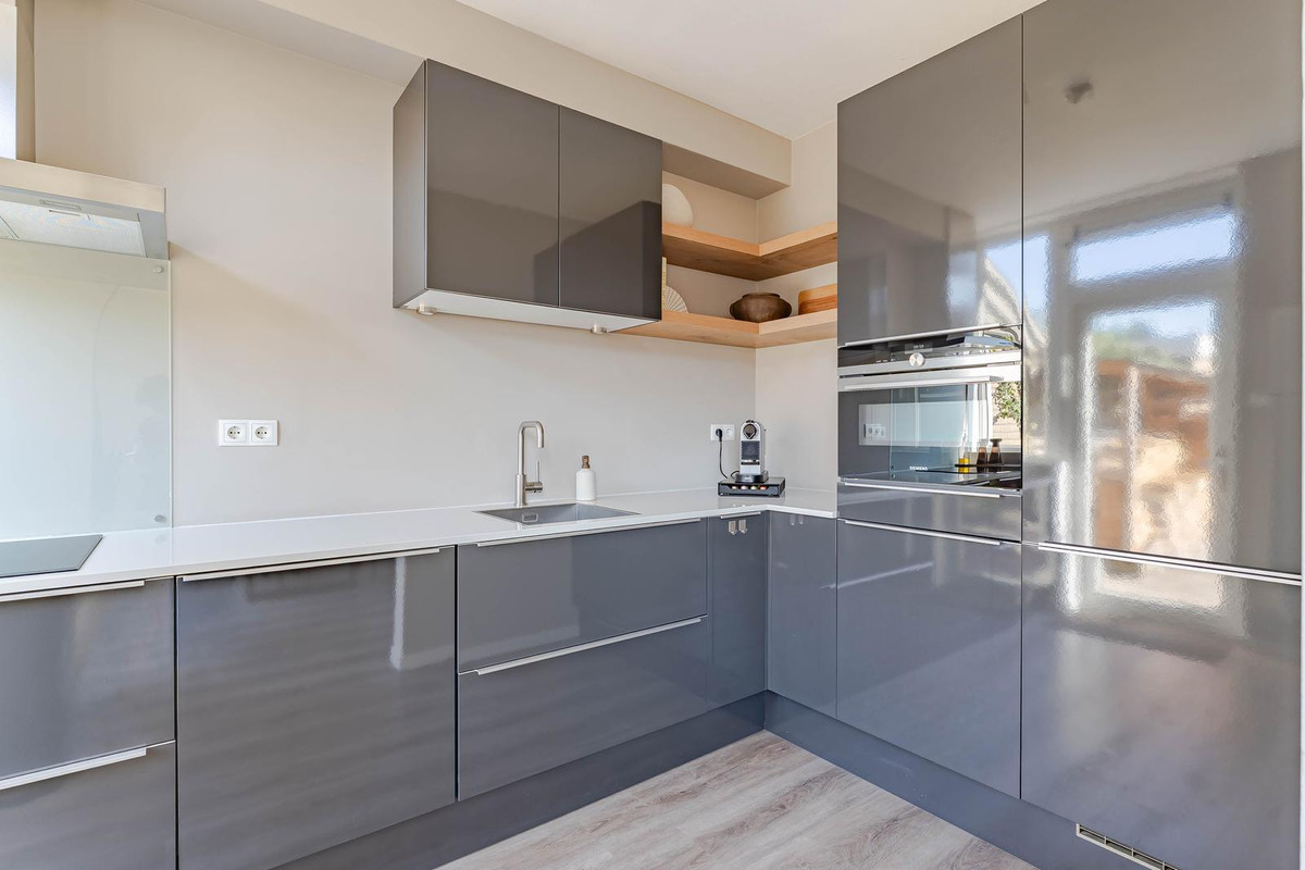 Tussenwoning te koop: Ferdinand Bolstraat 30, Hazerswoude-Dorp