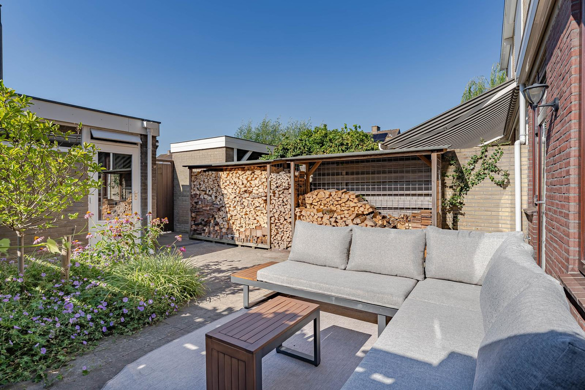 Tussenwoning te koop: Ferdinand Bolstraat 30, Hazerswoude-Dorp
