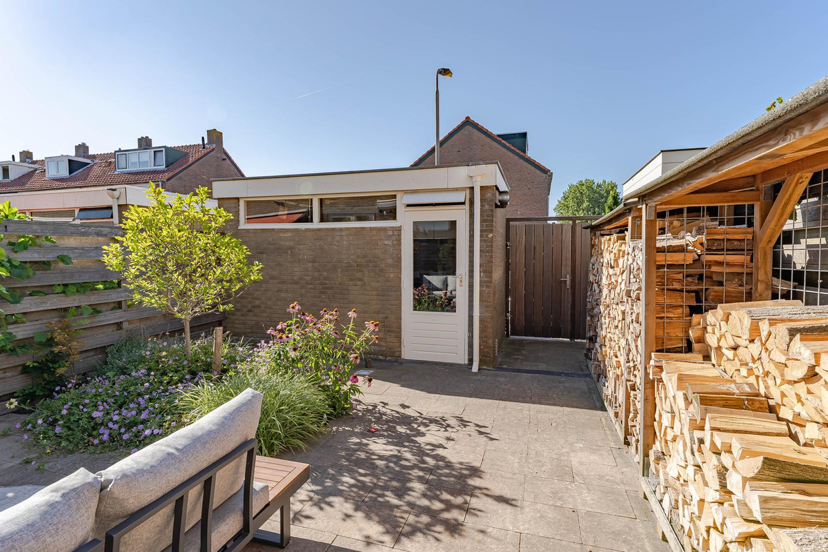 Tussenwoning te koop: Ferdinand Bolstraat 30, Hazerswoude-Dorp