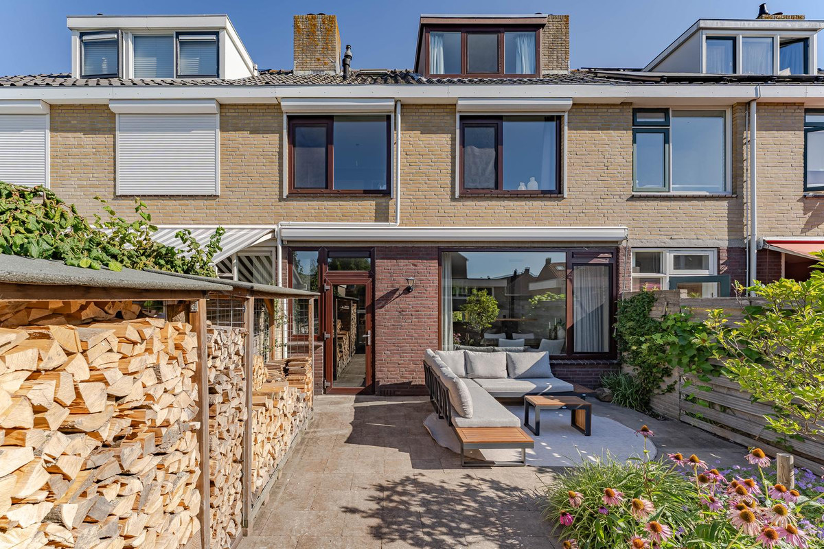 Tussenwoning te koop: Ferdinand Bolstraat 30, Hazerswoude-Dorp