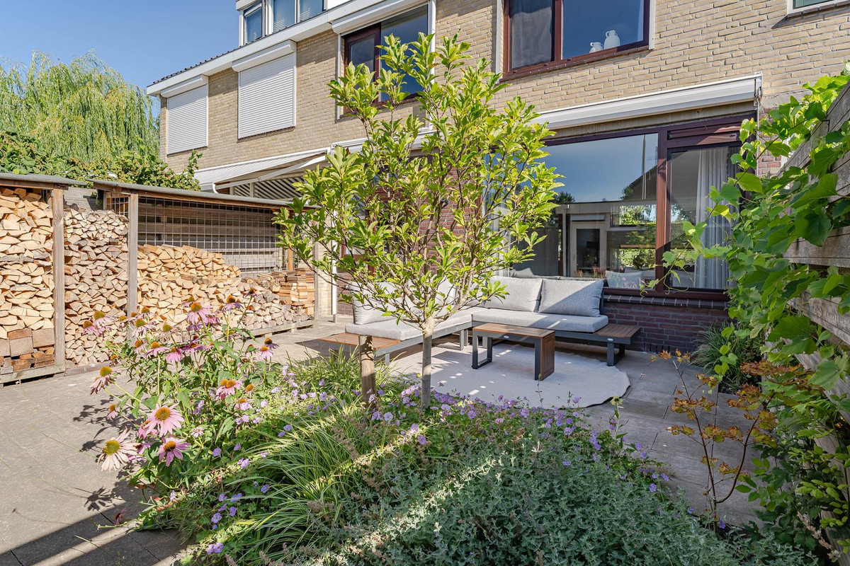 Tussenwoning te koop: Ferdinand Bolstraat 30, Hazerswoude-Dorp