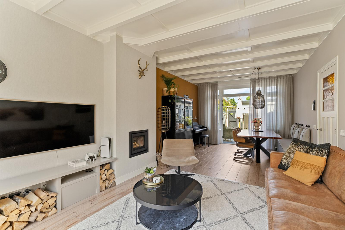 Tussenwoning te koop: Irisplein 6, Noordwijk