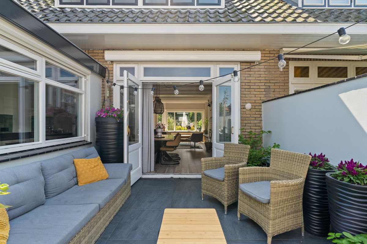 Tussenwoning te koop: Irisplein 6, Noordwijk