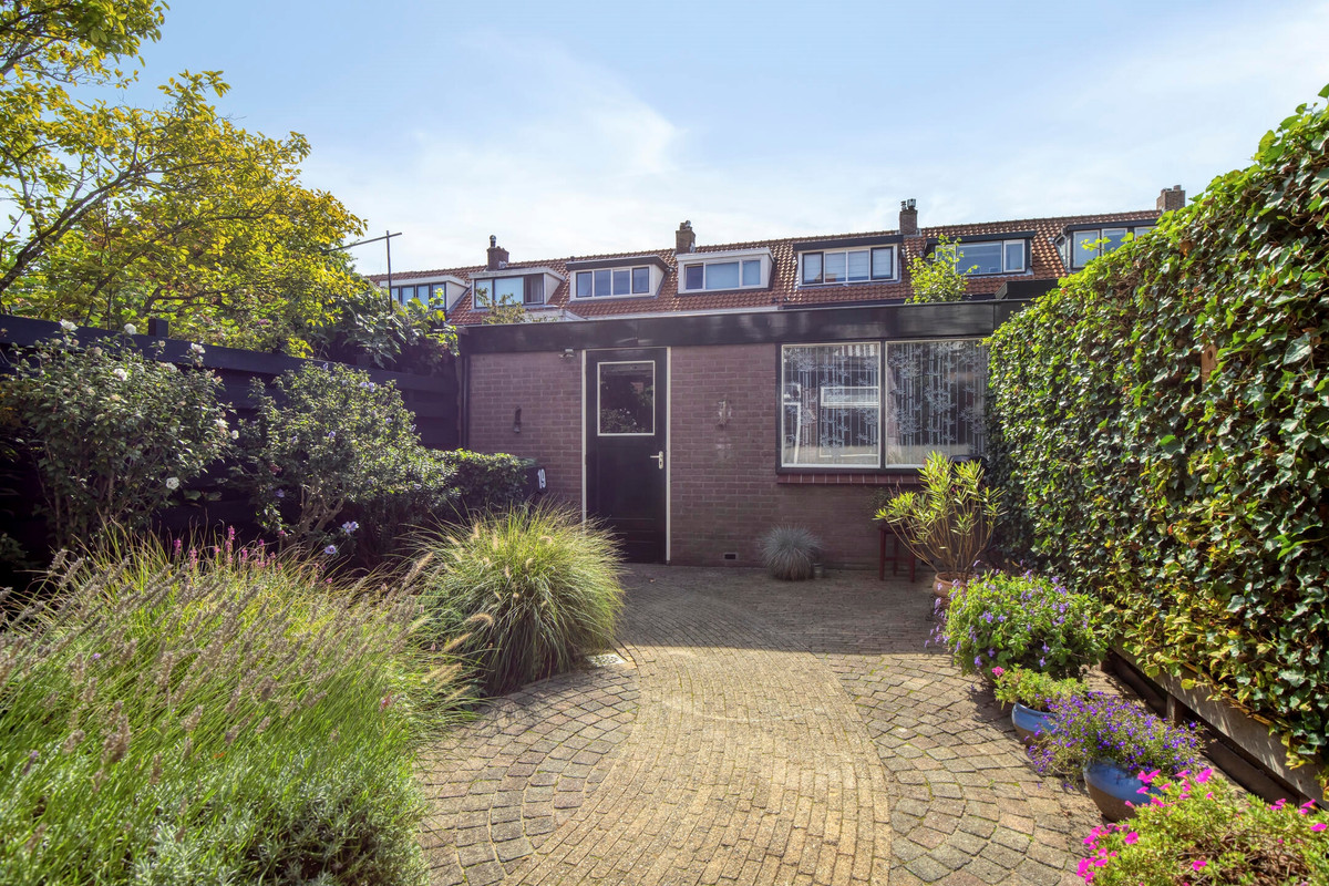 Tussenwoning te koop: Zeemanlaan 19, Leiden