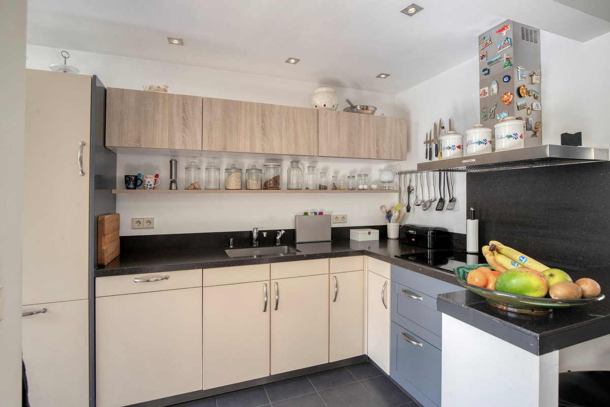 Tussenwoning te koop: Zeemanlaan 19, Leiden