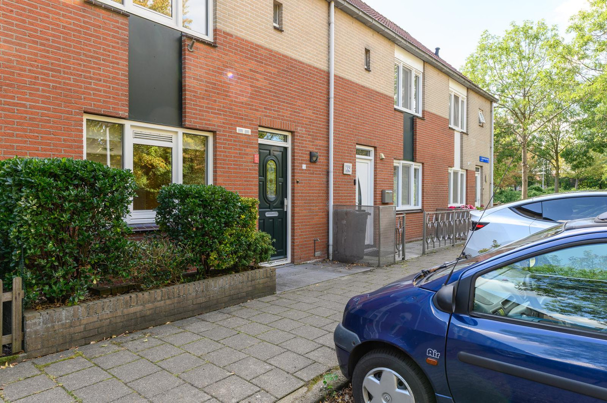 Tussenwoning te koop: A. Vondelingstraat 34, Almere