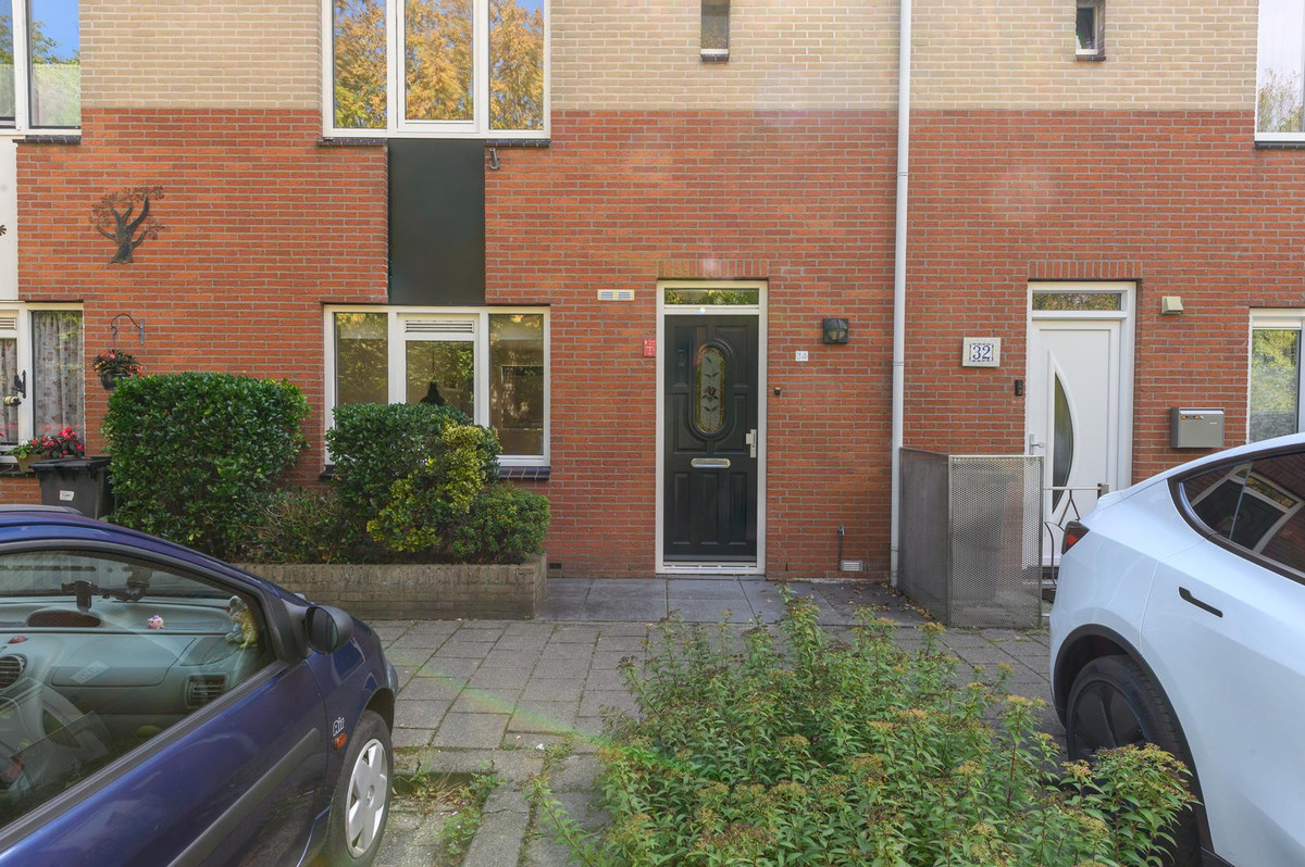Tussenwoning te koop: A. Vondelingstraat 34, Almere