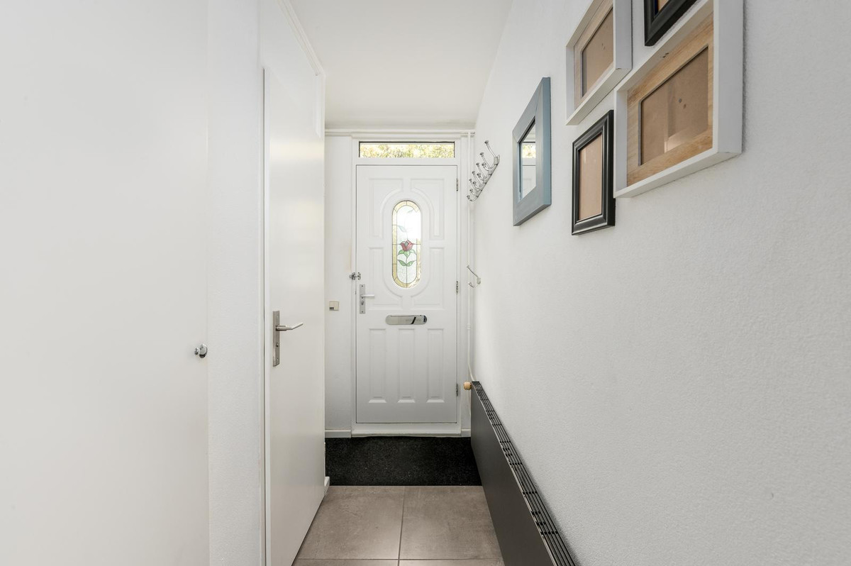 Tussenwoning te koop: A. Vondelingstraat 34, Almere