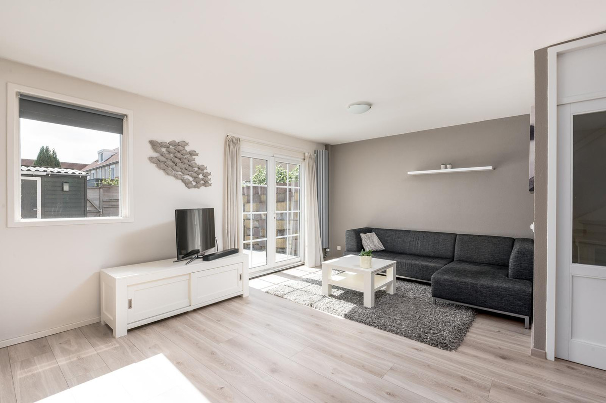 Tussenwoning te koop: A. Vondelingstraat 34, Almere