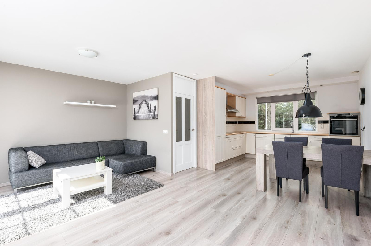 Tussenwoning te koop: A. Vondelingstraat 34, Almere