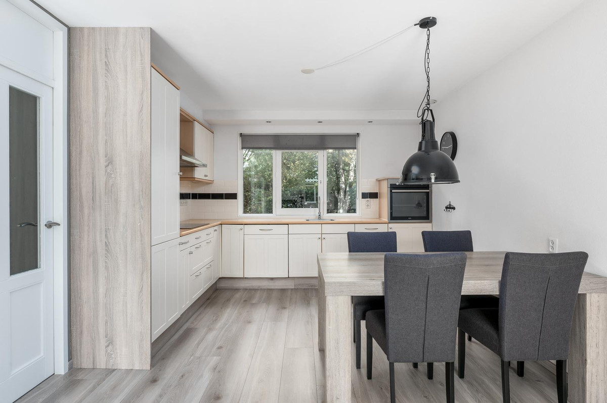 Tussenwoning te koop: A. Vondelingstraat 34, Almere