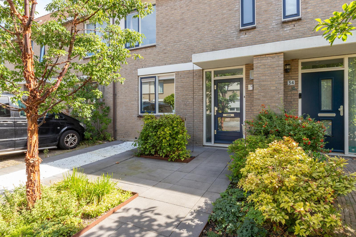 Tussenwoning te koop: Kameraarslag 36, Gouda