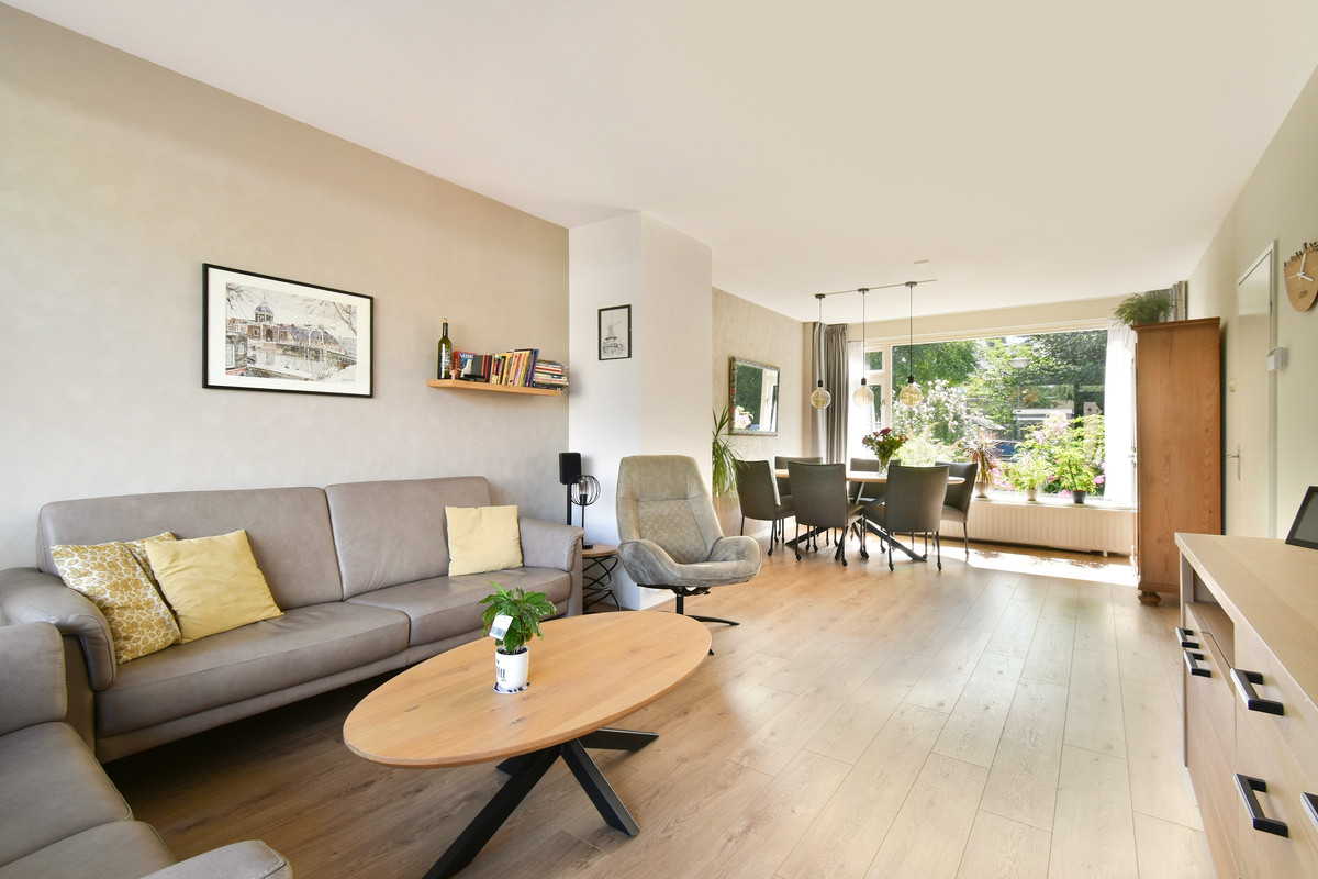 Tussenwoning te koop: Clematislaan 57, Oegstgeest