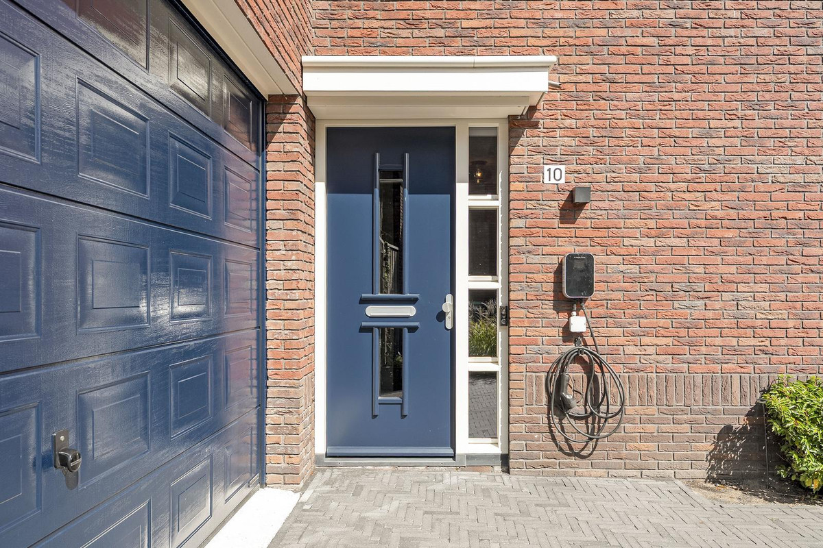 Twee-onder-één-kap te koop: Van Gogh Allee 10, Rhoon